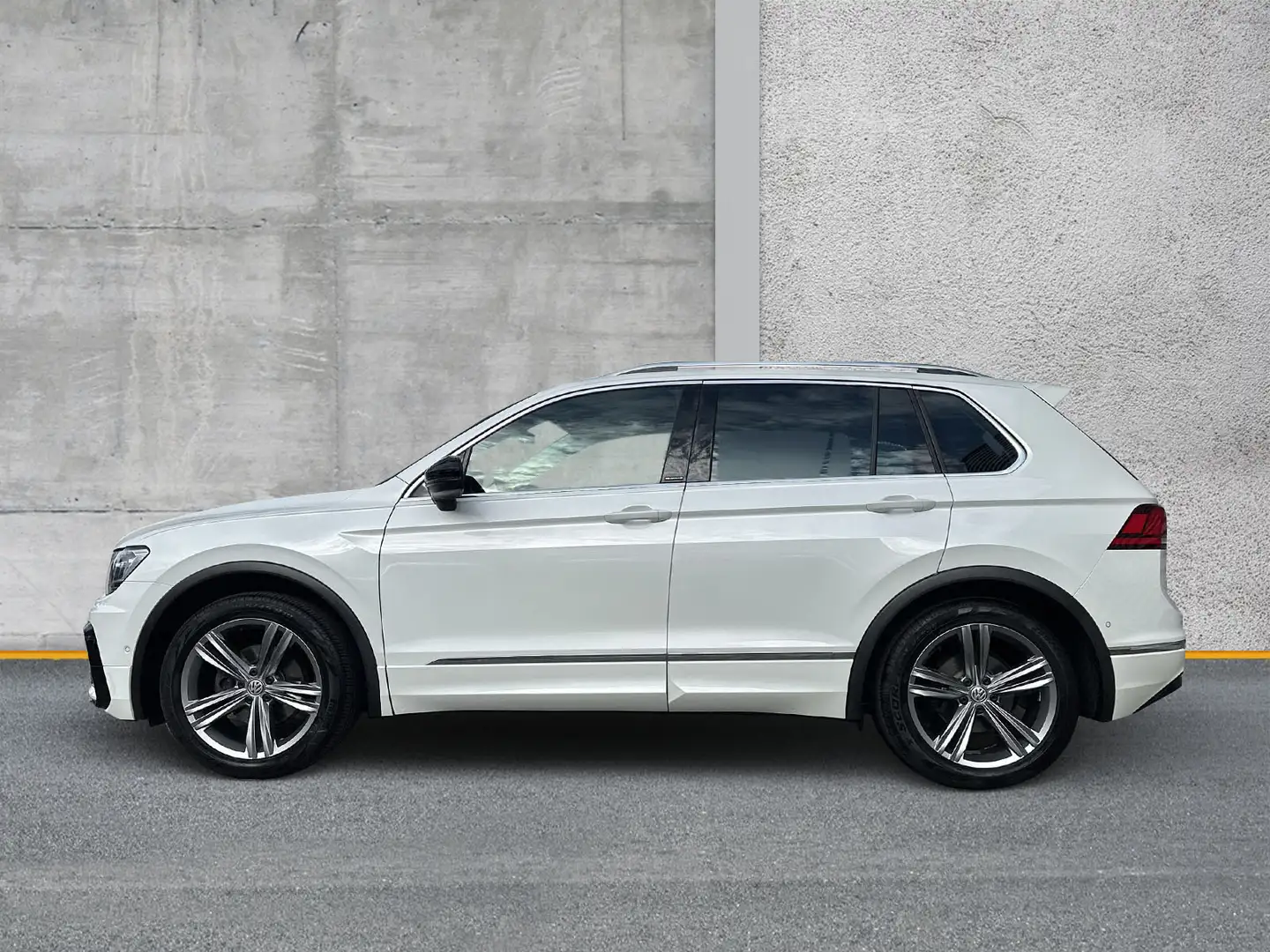 Volkswagen Tiguan 1.5 TSI DSG R-Line LED NAVI ACC AHK Weiß - 2