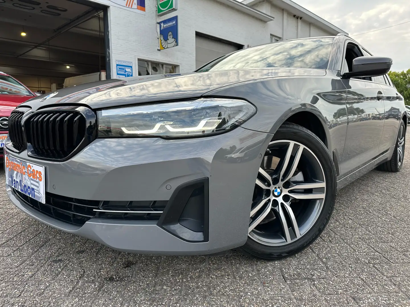 BMW 520 d Touring,Leder,Camera,Carplay,Harman,Ambi,Led,.. Gris - 1