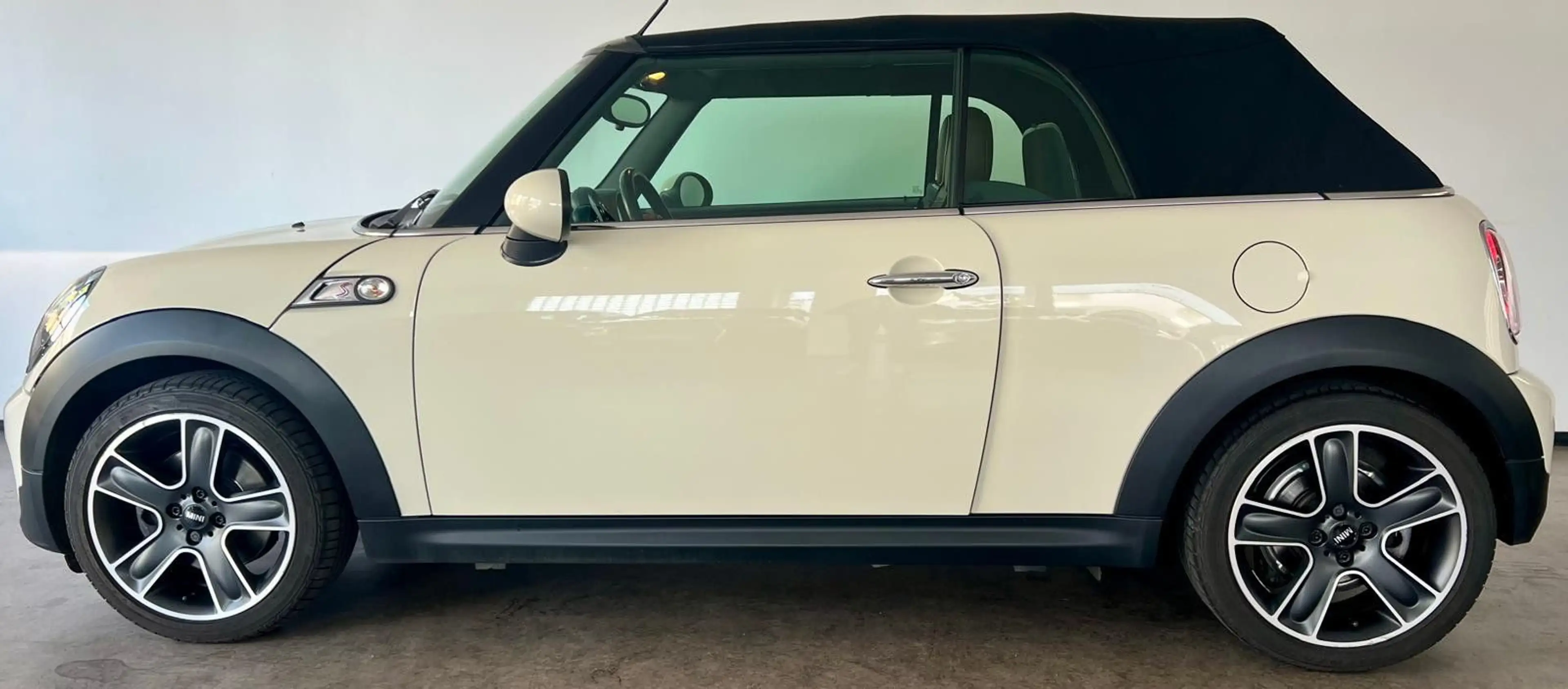 MINI Cooper S Cabrio Chilli Temp Leder Shz PDC — photo 6