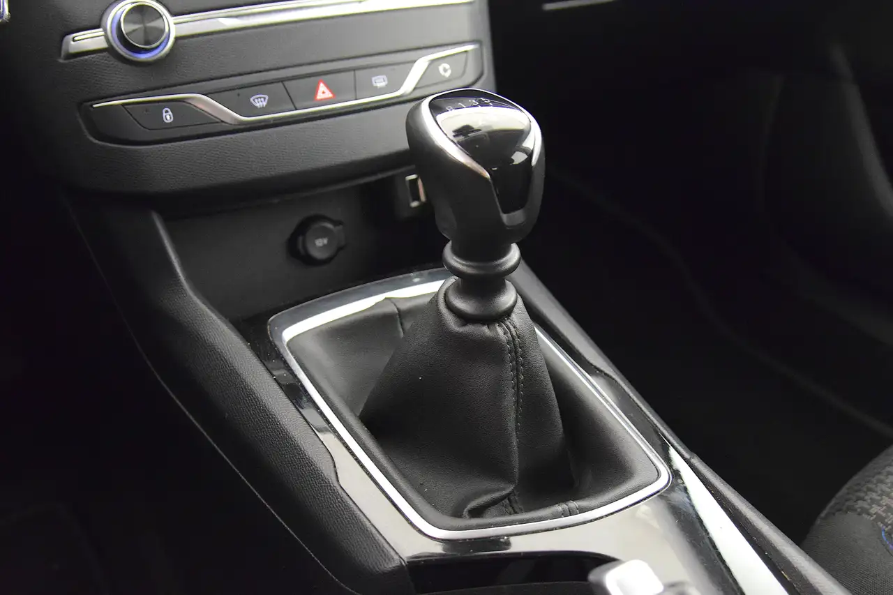 Peugeot 308 308 — photo 26