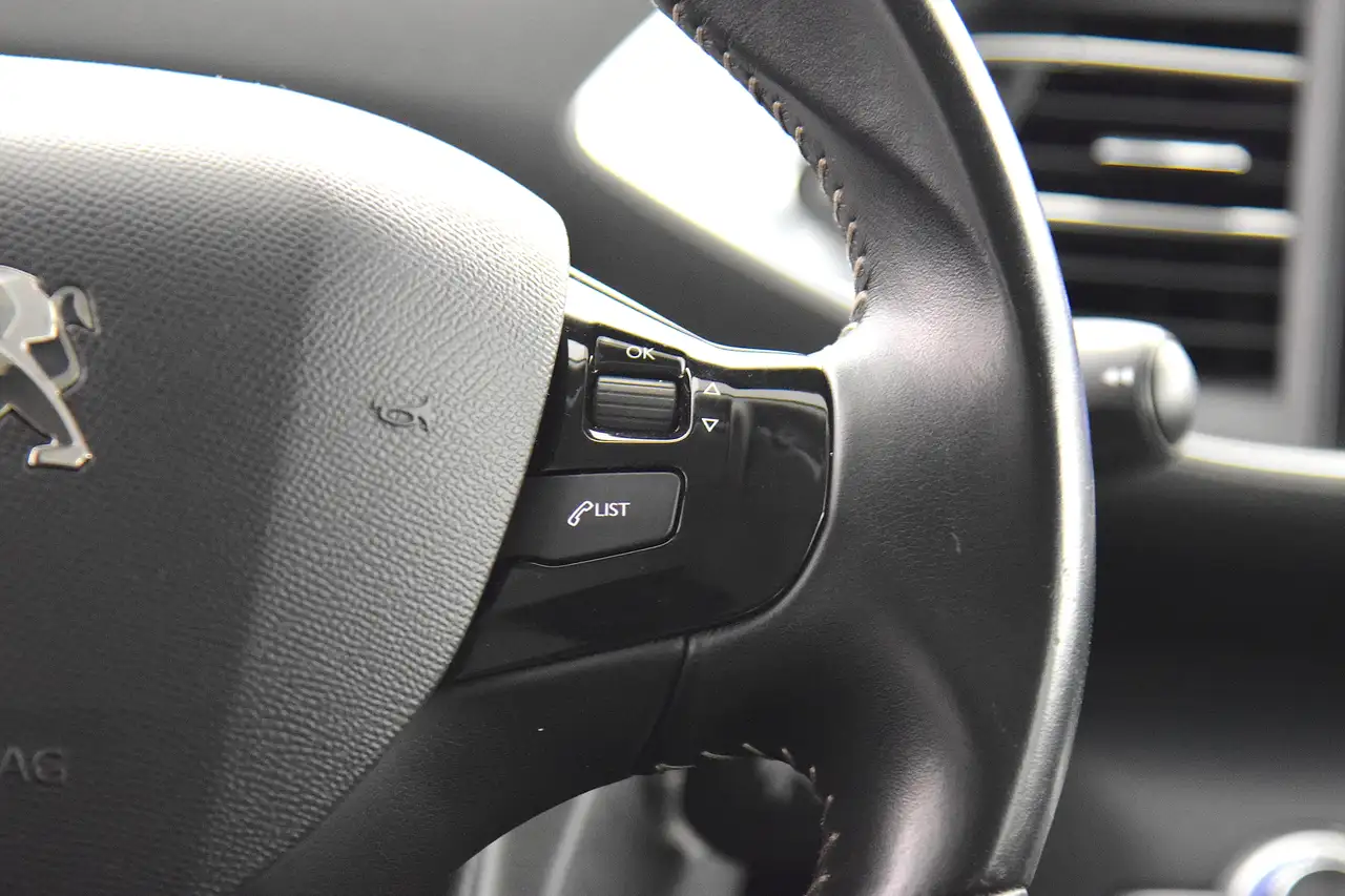 Peugeot 308 308 — photo 18