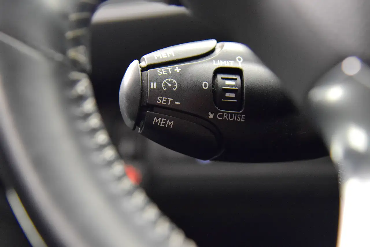 Peugeot 308 308 — photo 24