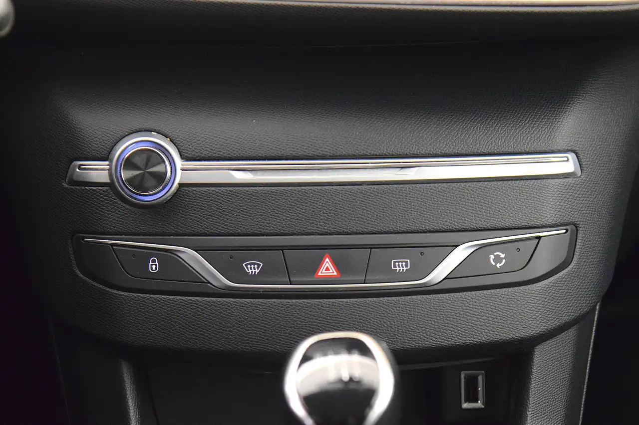 Peugeot 308 308 — photo 16