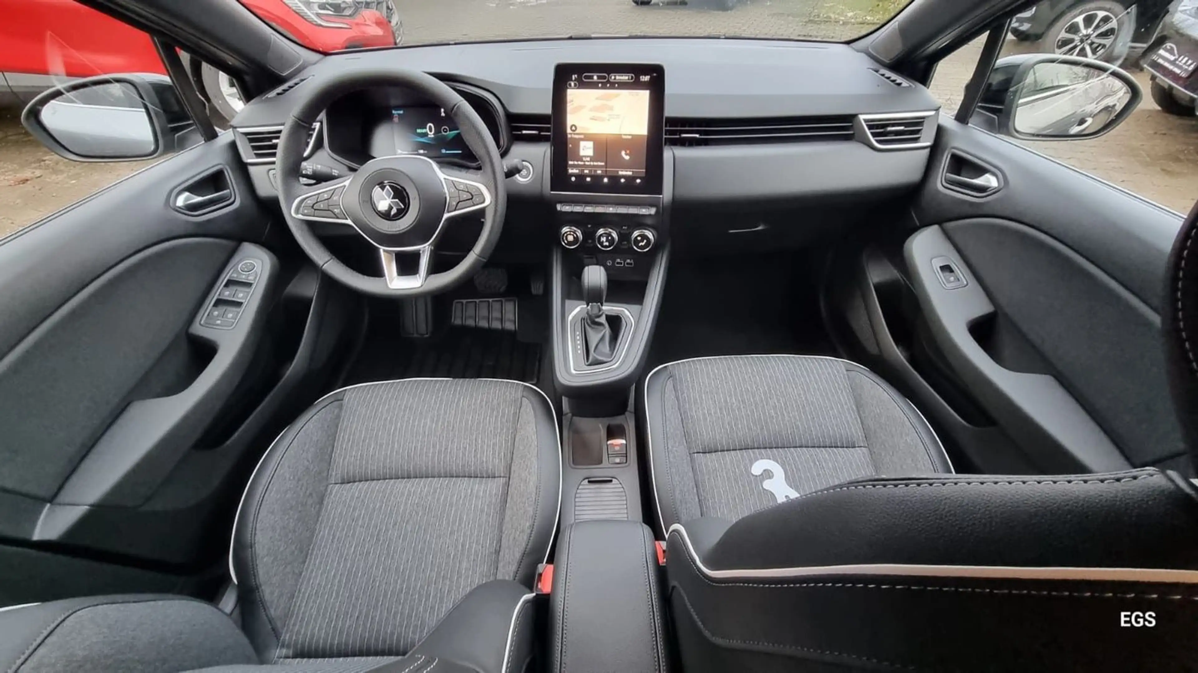 Mitsubishi Colt Hybrid Edition 1.6L *CARPLAY*KAMERA*SHZ*NAVI*PDC* — photo 10