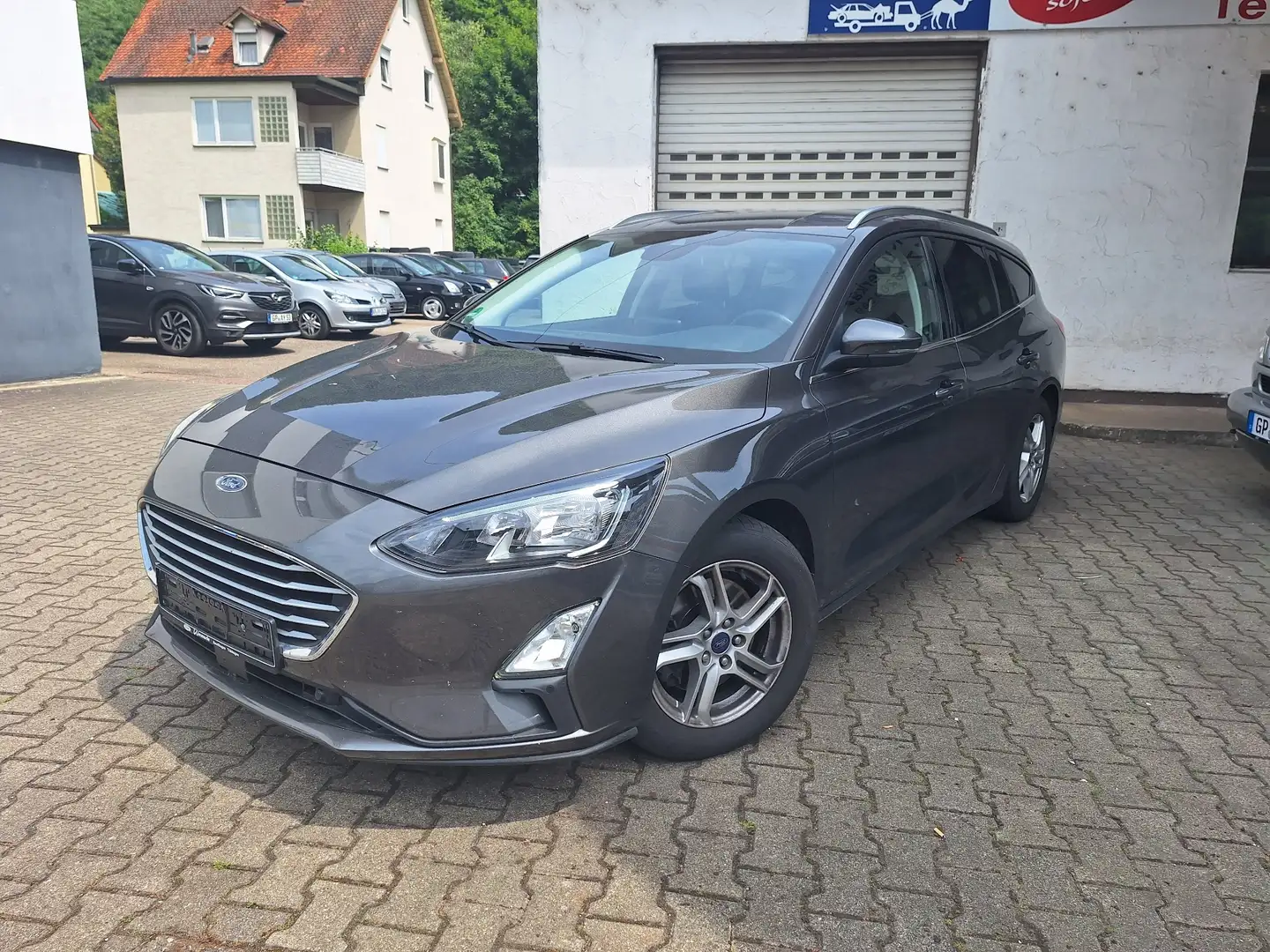 Ford Focus Cool & Connect Grau - 1