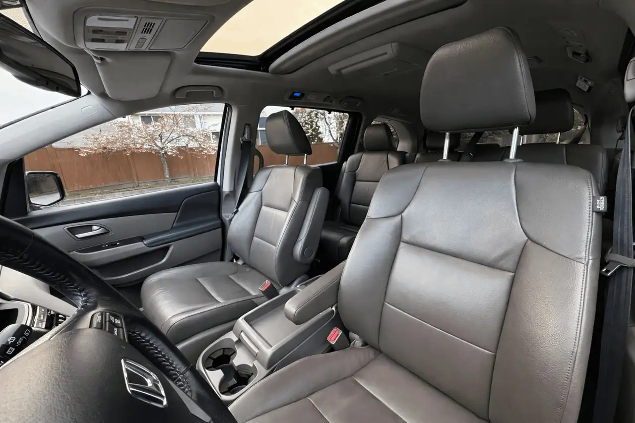 Honda Odyssey снимка Honda Odyssey