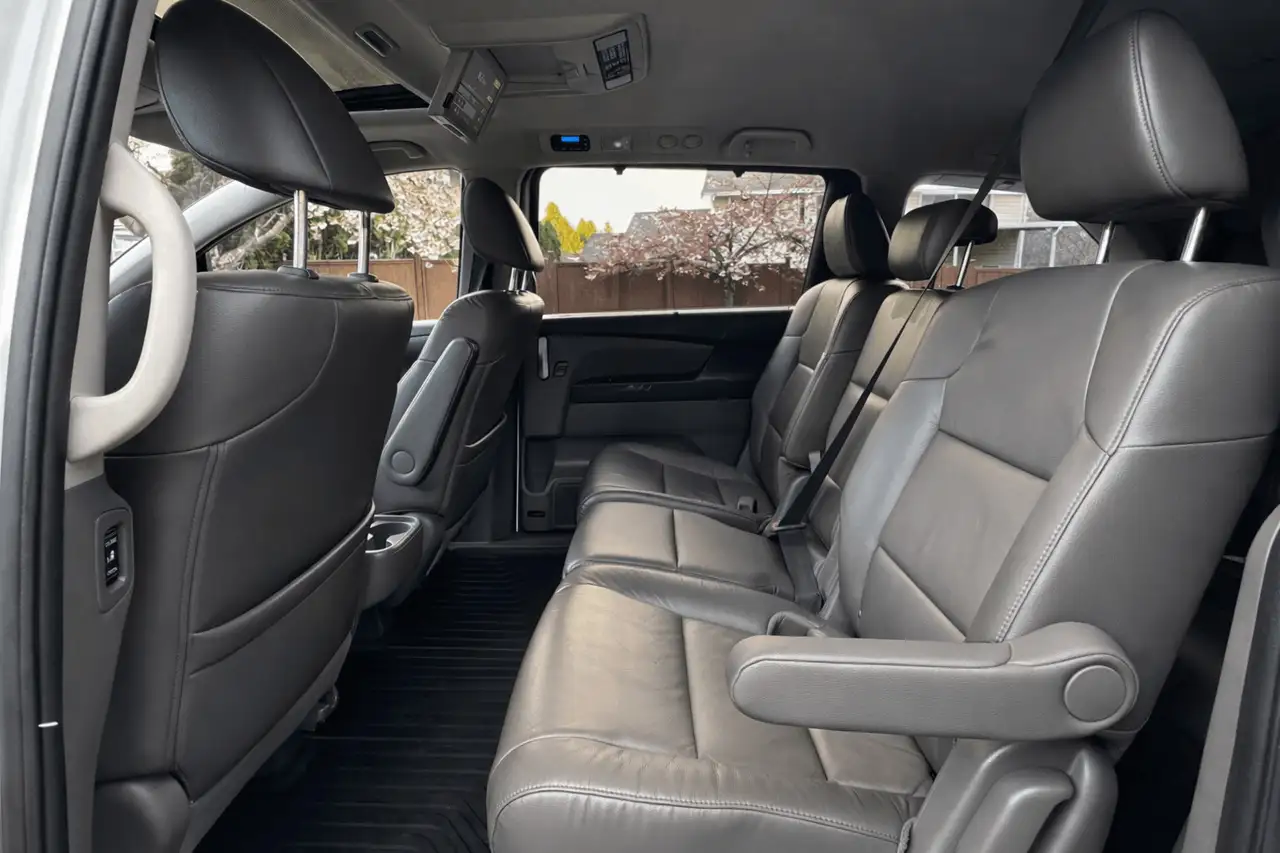 Honda Odyssey снимка Honda Odyssey