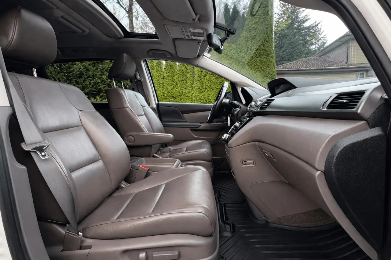 Honda Odyssey снимка Honda Odyssey