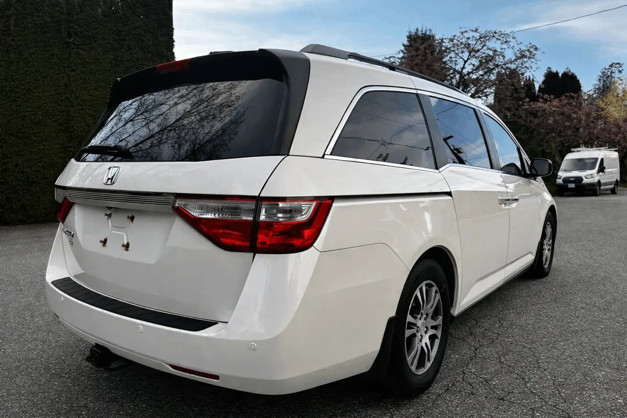 Honda Odyssey снимка Honda Odyssey