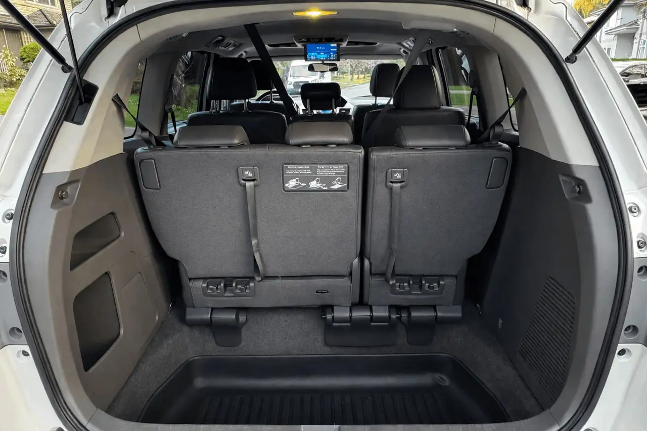 Honda Odyssey снимка Honda Odyssey