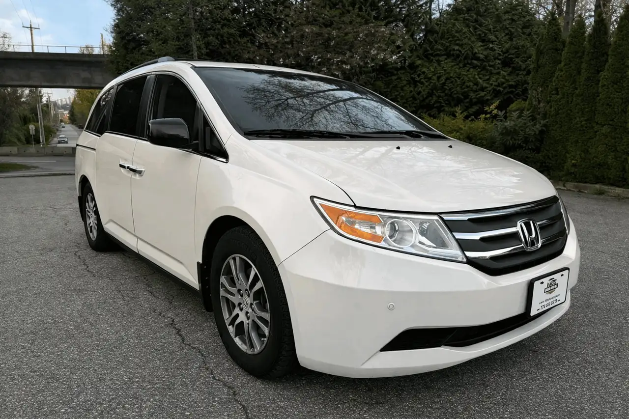 Honda Odyssey снимка Honda Odyssey