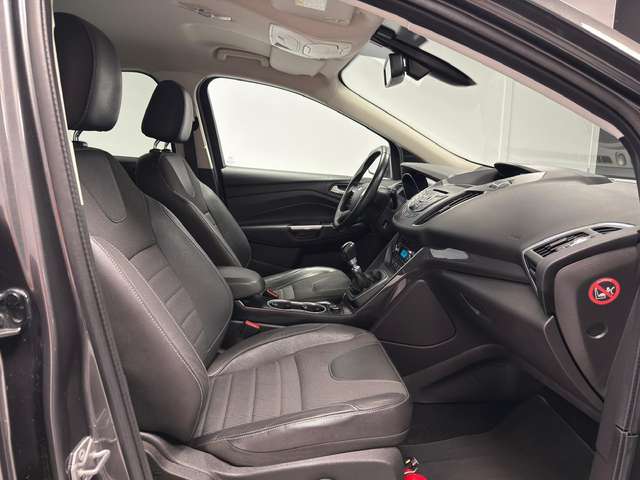 Ford Kuga — photo 12