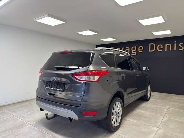 Ford Kuga — photo 8