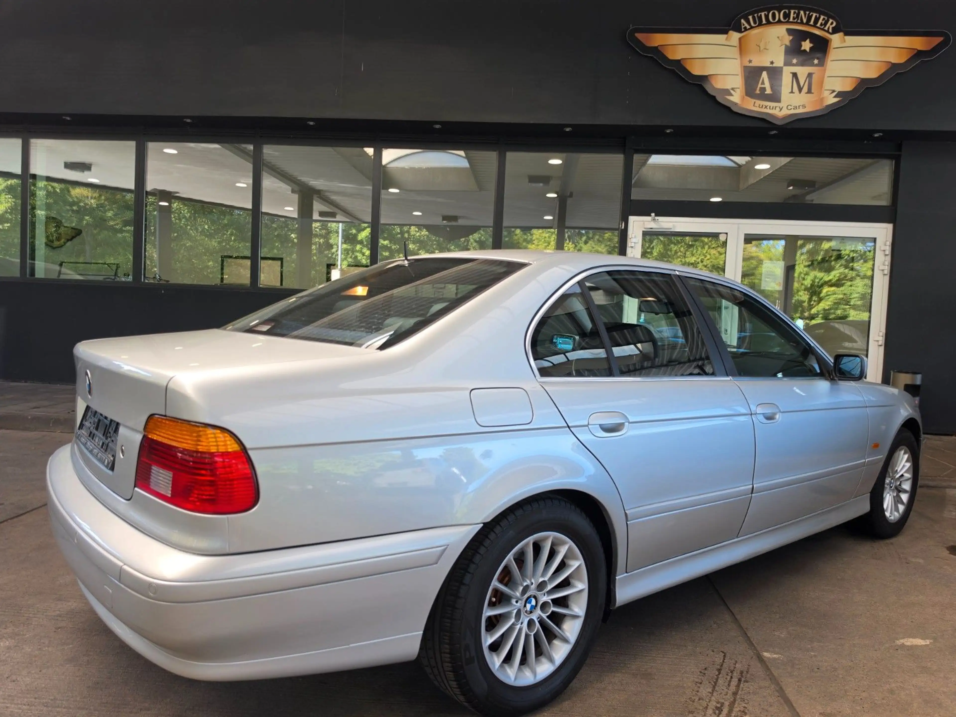 BMW 530 i E39 Sportpaket Leder/Xenon/SSD/PDC/El.Sitze — photo 14