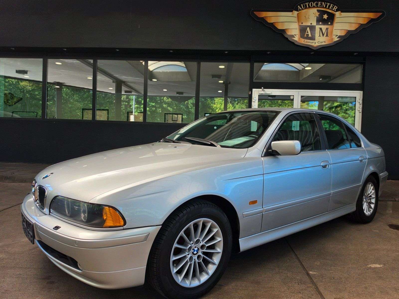 BMW 530