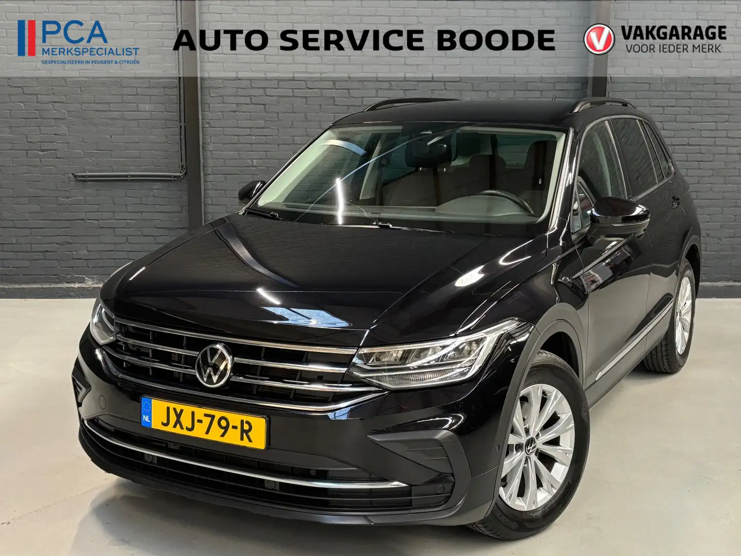 Volkswagen Tiguan 1.5 TSI (150pk) Life automaat - trekhaak - adapt. Schwarz - 1