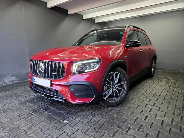 Mercedes-Benz GLB 35 AMG 4MATIC, PANO, DISTRONIC, 360°, LED, AHK