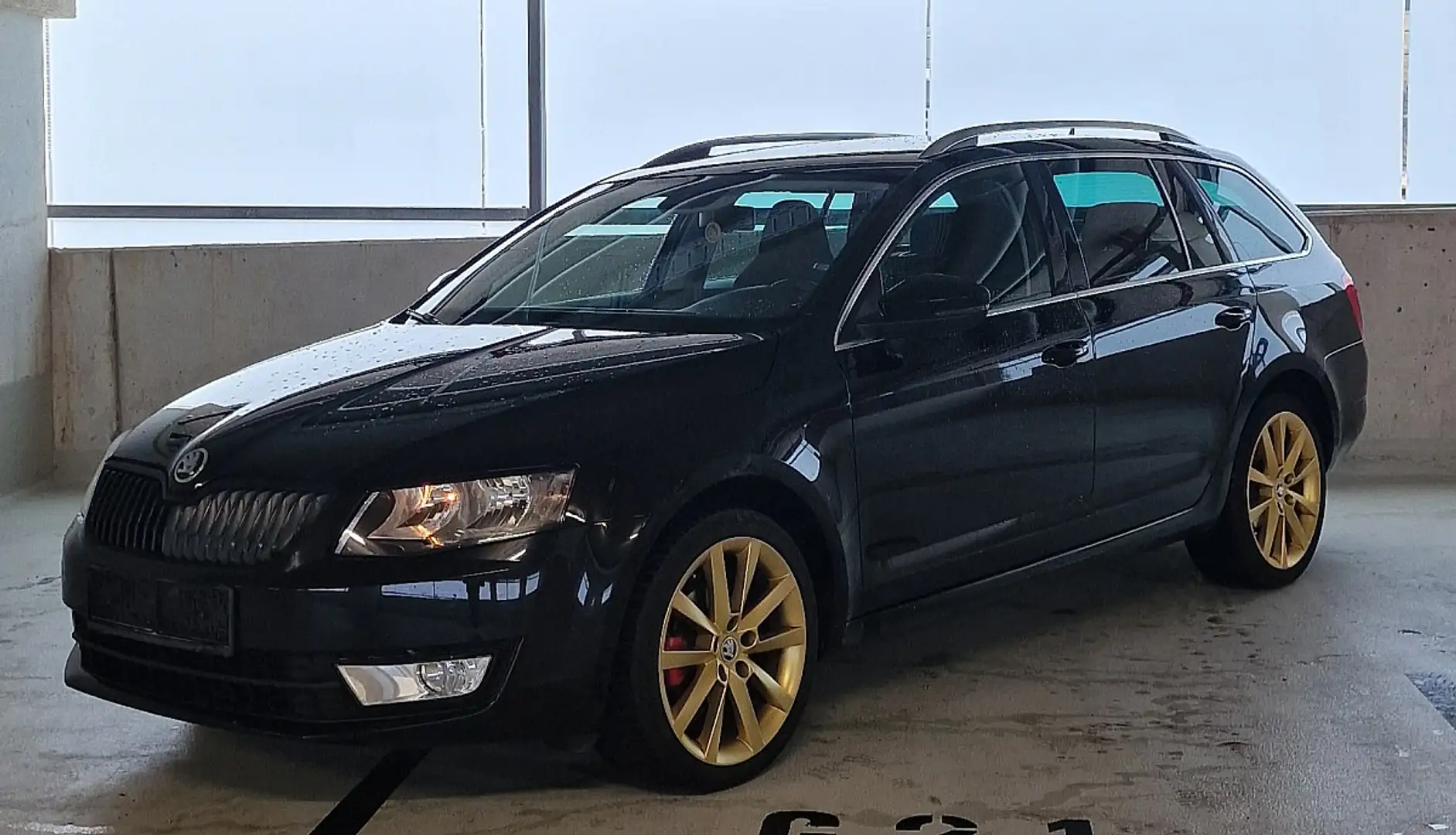Skoda Octavia Combi 1,6 Elegance TDI Green tec Schwarz - 1