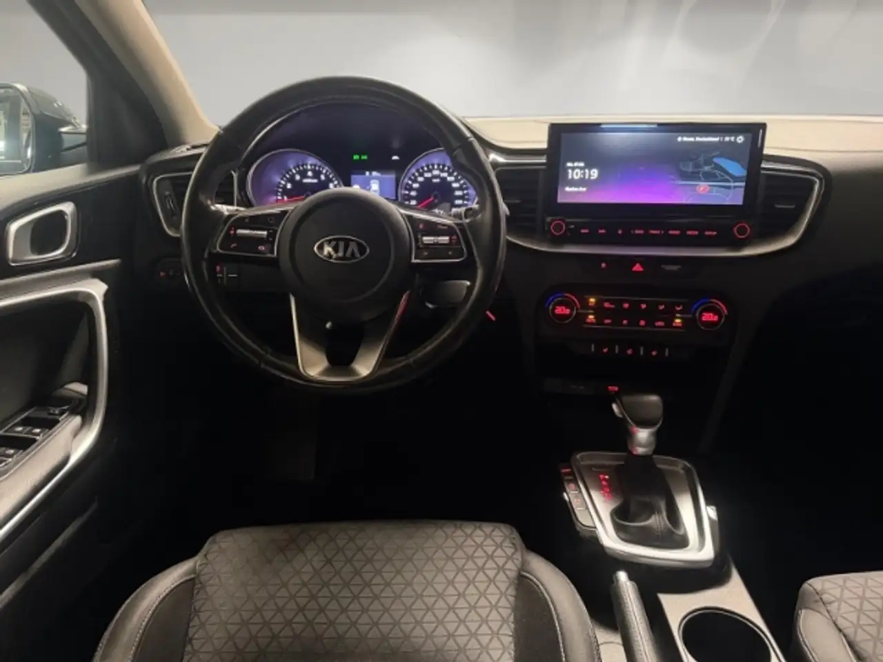 Kia Ceed 1.4 T-GDI DCT VISION NAVI,KAMERA,CARPLAY, миниатюра 10