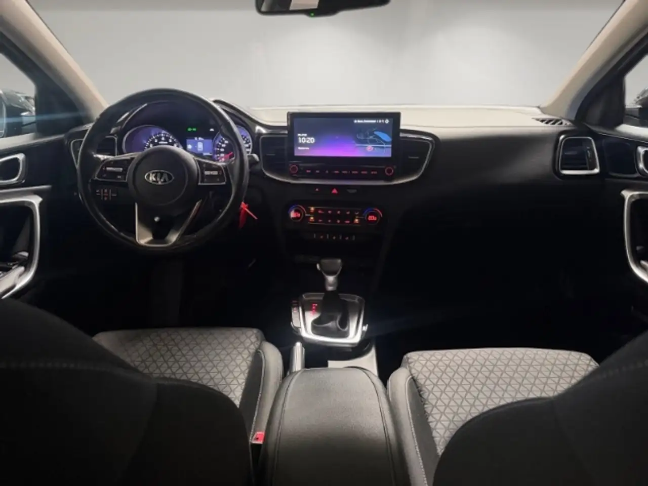 Kia Ceed 1.4 T-GDI DCT VISION NAVI,KAMERA,CARPLAY, миниатюра 11