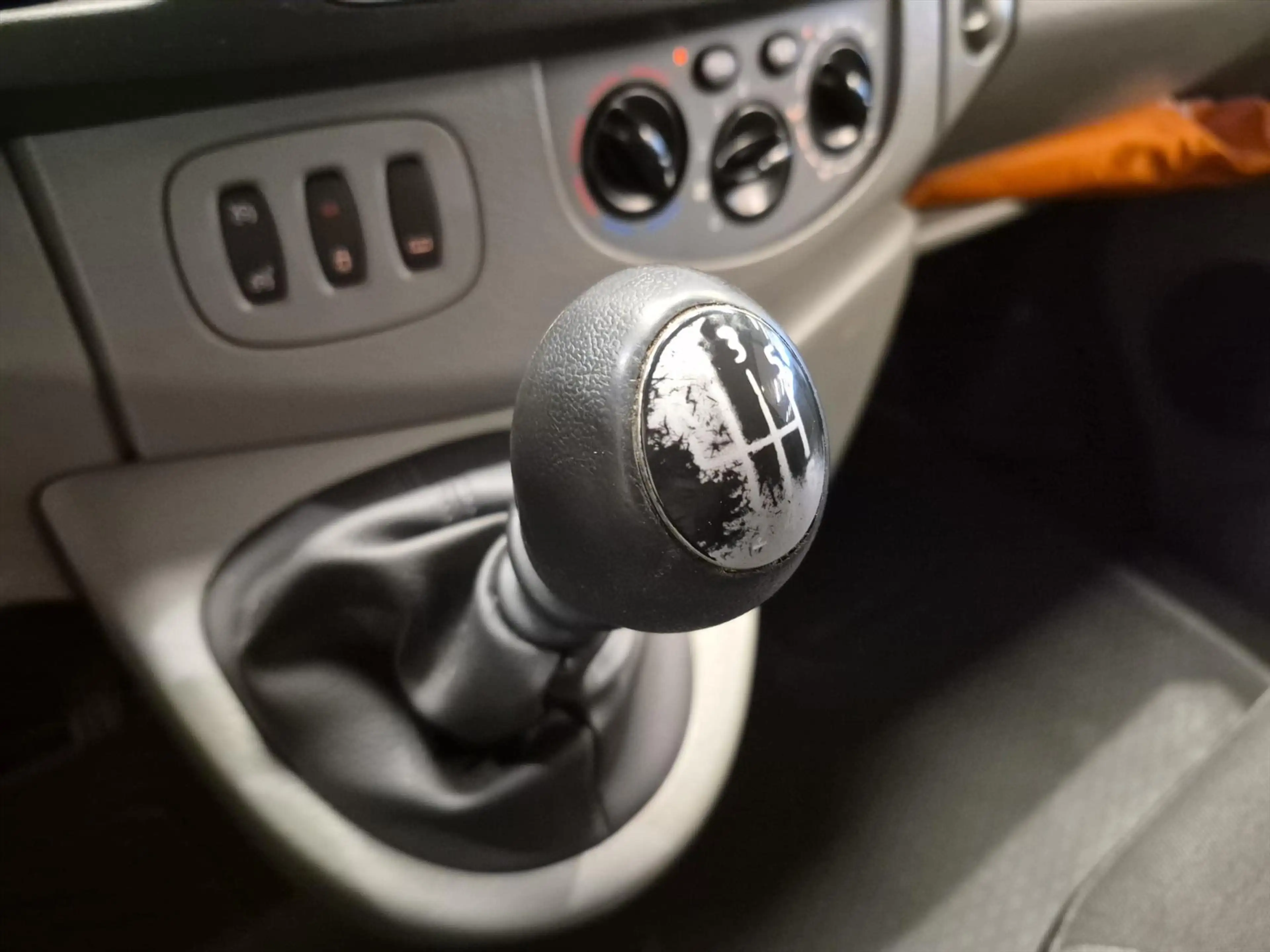 Renault Trafic L1H2 Rolstoelbus (airco) 5+1 — photo 24