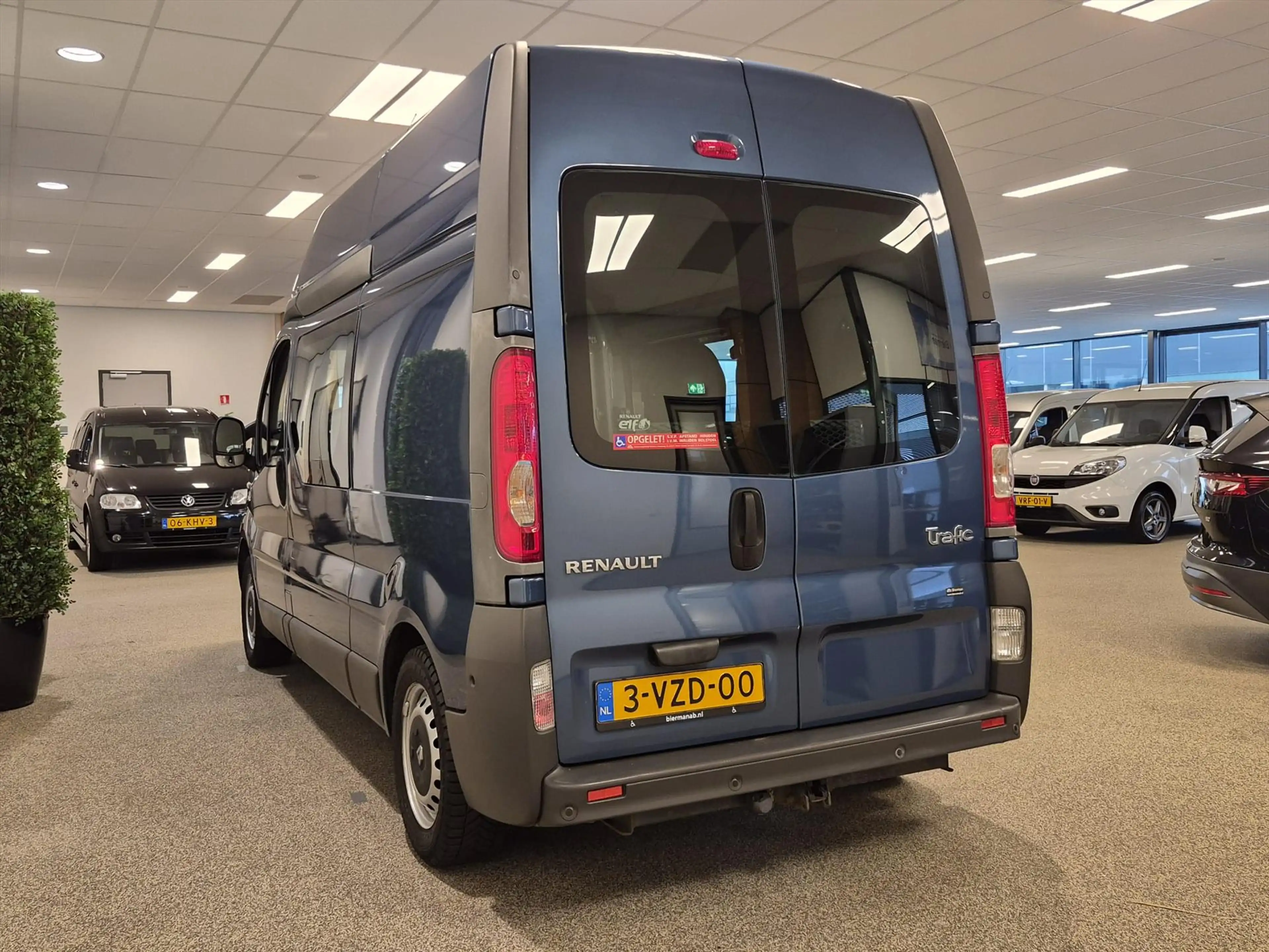 Renault Trafic L1H2 Rolstoelbus (airco) 5+1 — photo 4