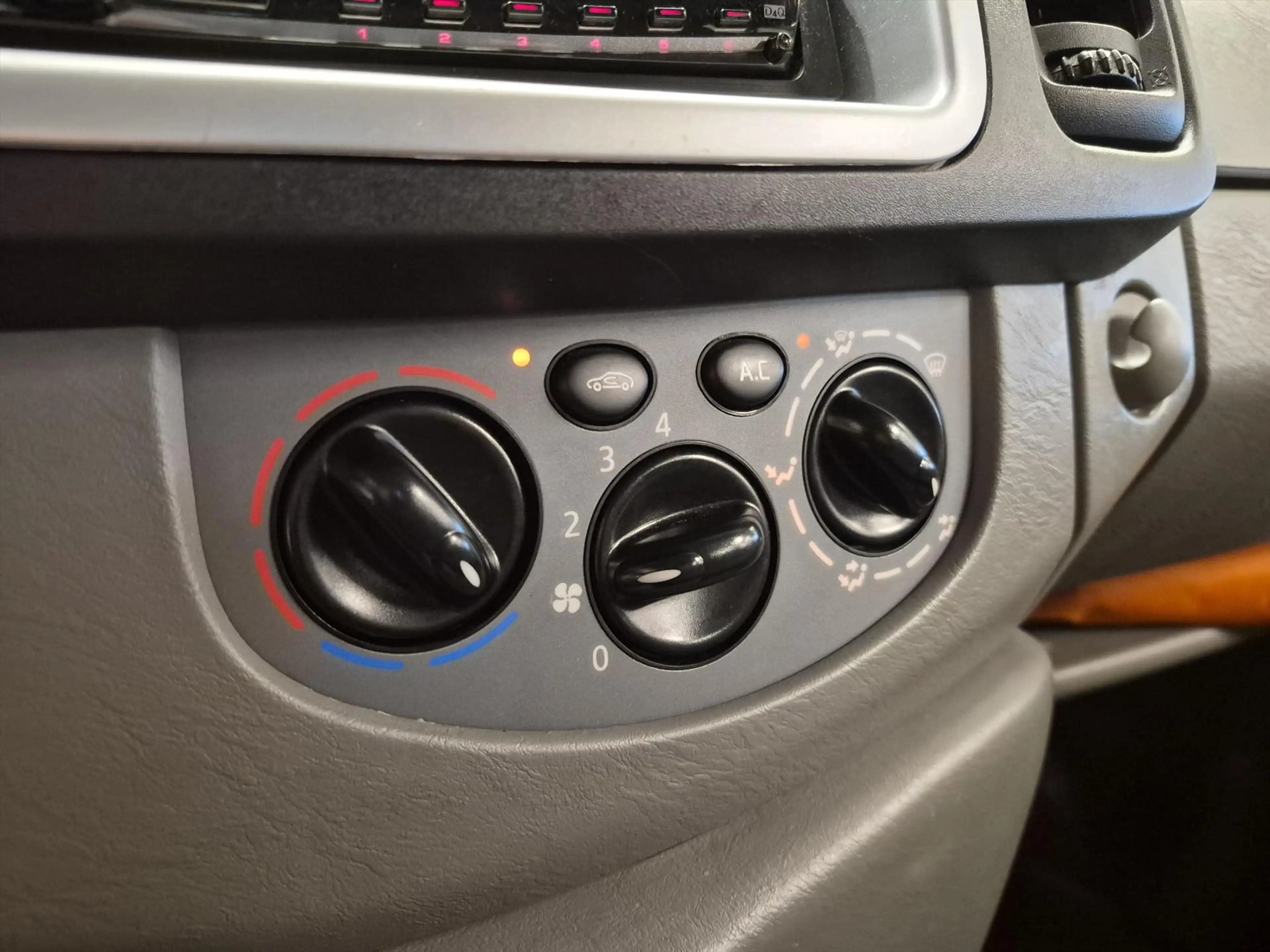 Renault Trafic L1H2 Rolstoelbus (airco) 5+1 — photo 22