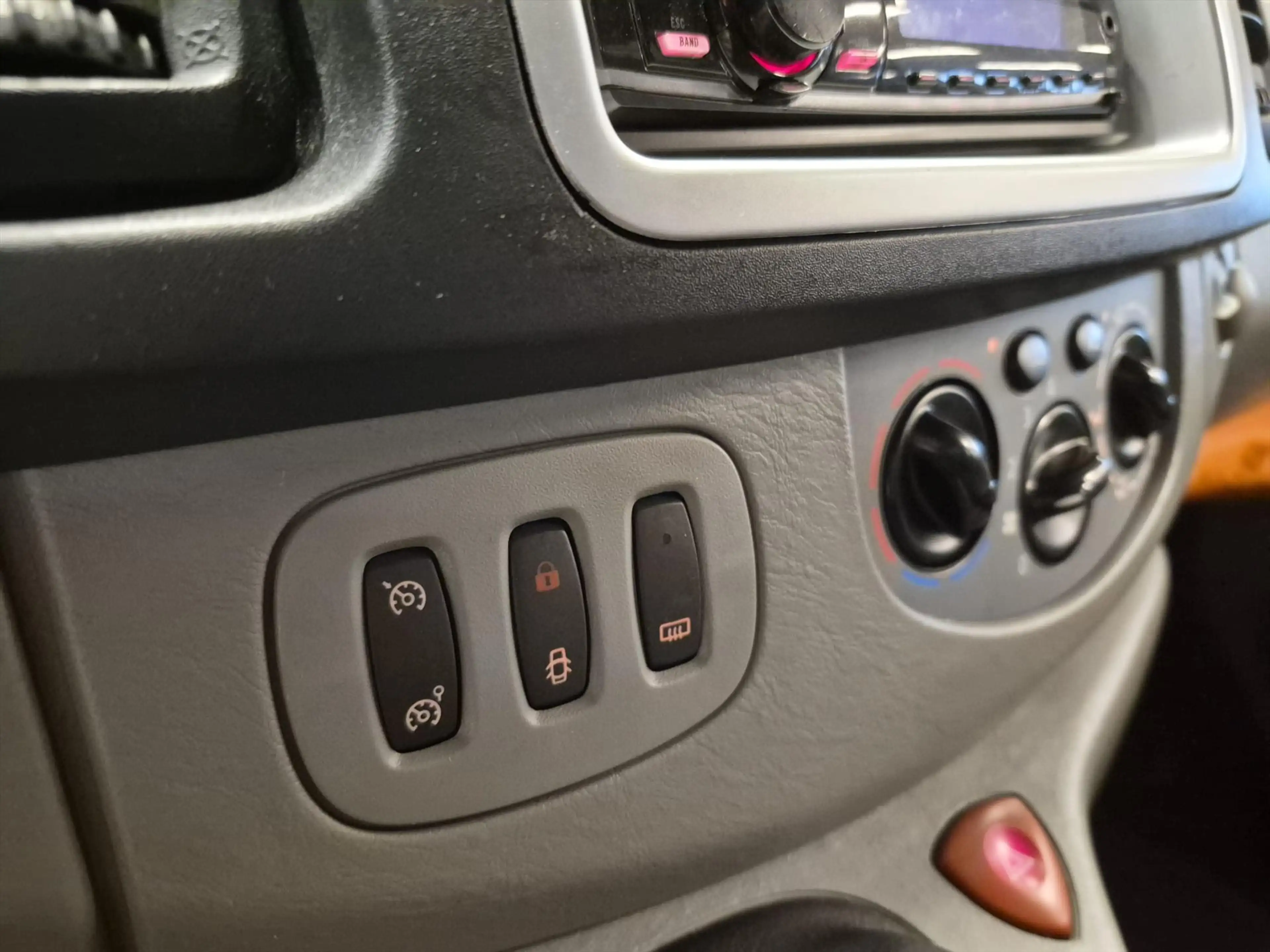 Renault Trafic L1H2 Rolstoelbus (airco) 5+1 — photo 23