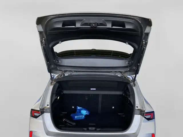 Opel Astra view 5