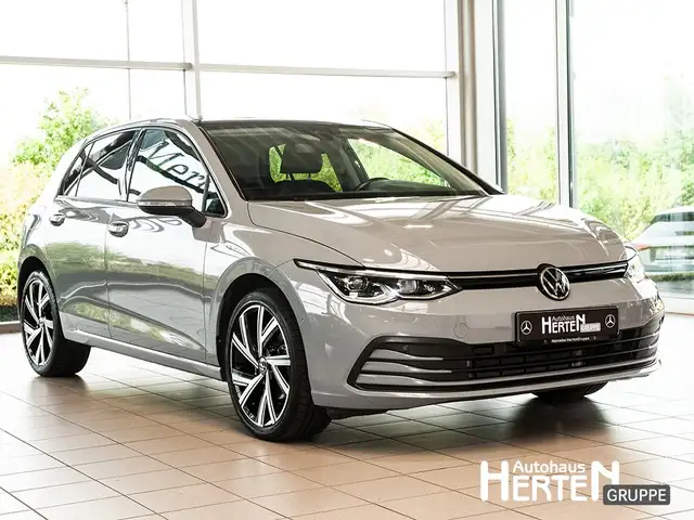 Volkswagen Golf view 3
