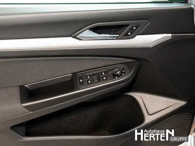 Volkswagen Golf view 9