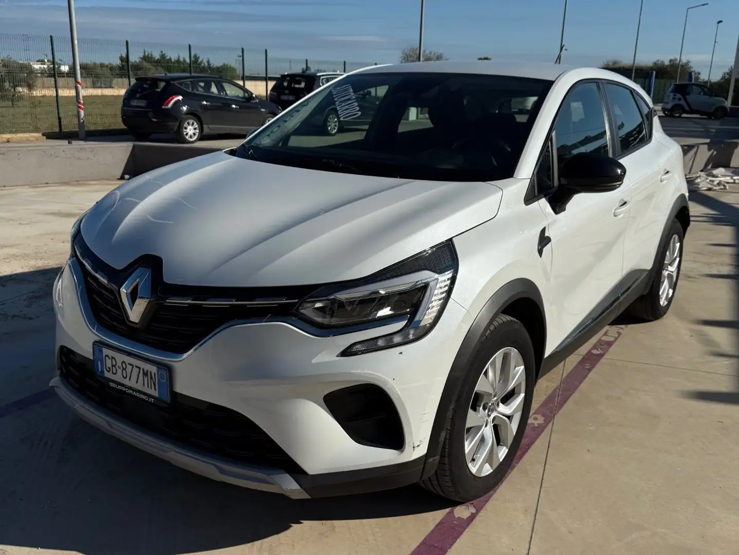 Renault Captur 1.5 blue dci Zen 115cv Wit - 1