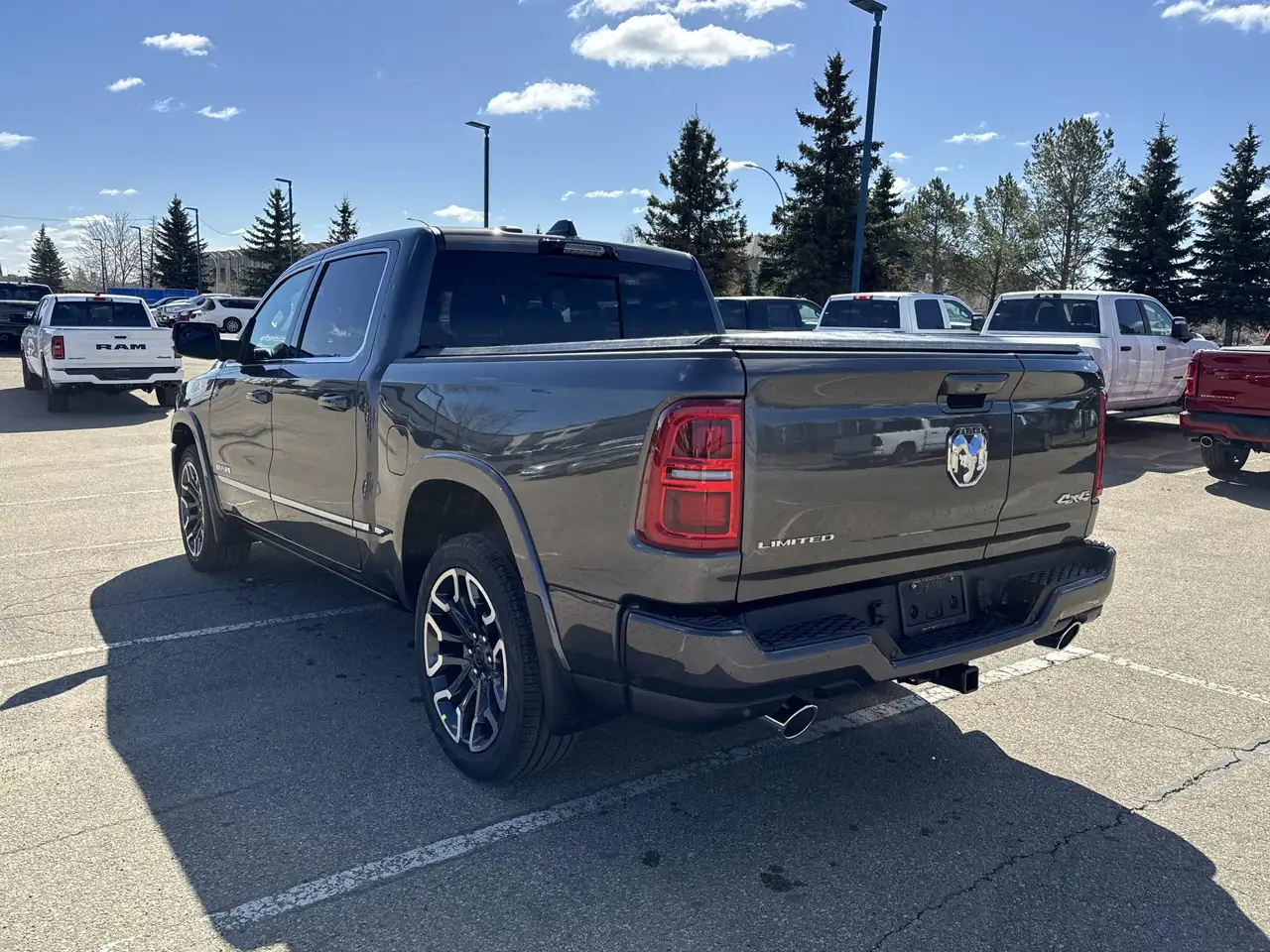 RAM 1500 снимка RAM 1500