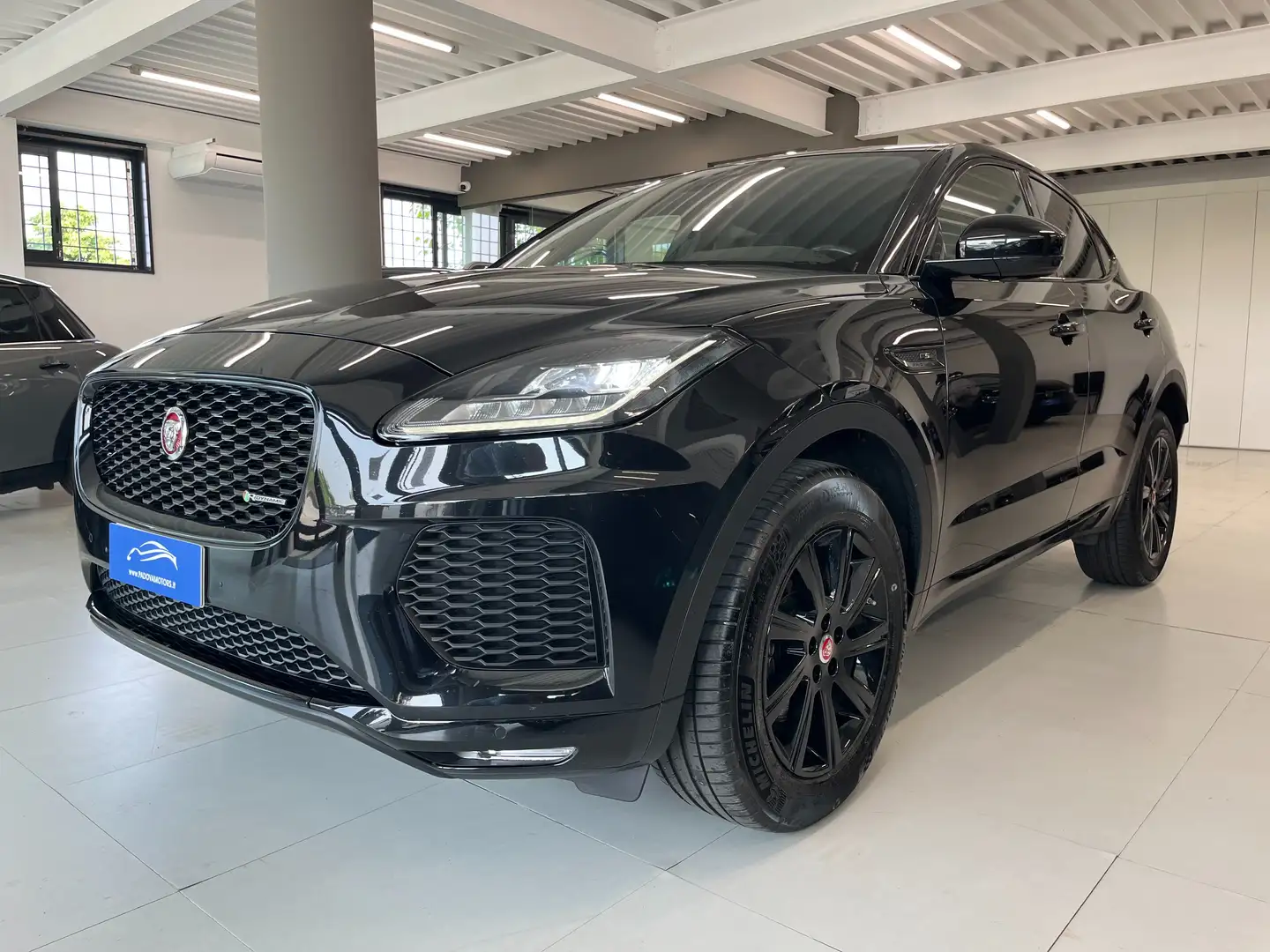 Jaguar E-Pace 2.0 D i4 150cv Automatica AWD R-Dynamic S Nero - 2