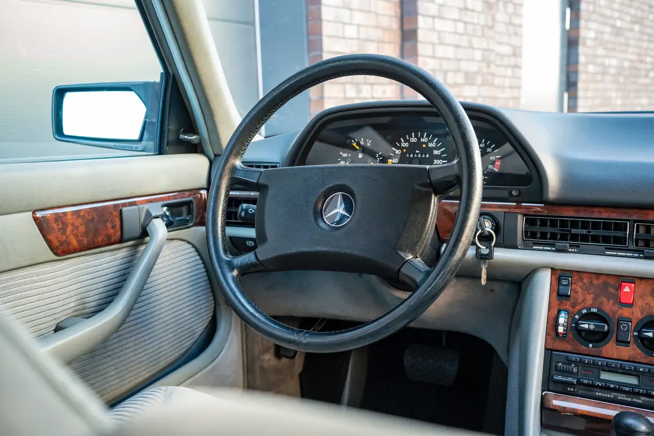 Mercedes-Benz 300 SE W126, H-Zulassung, Automatik, Velours, guter Zustand, foto 9