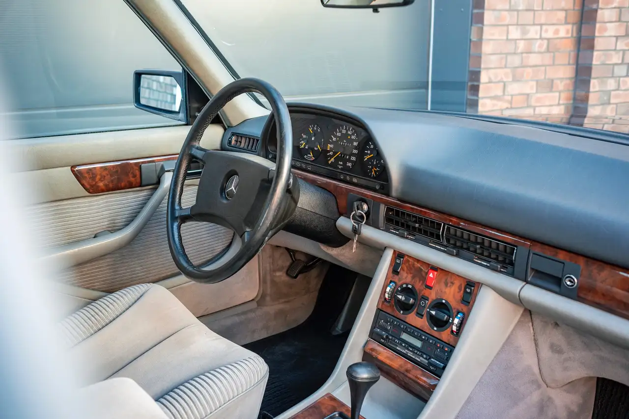Mercedes-Benz 300 SE W126, H-Zulassung, Automatik, Velours, guter Zustand, foto 7
