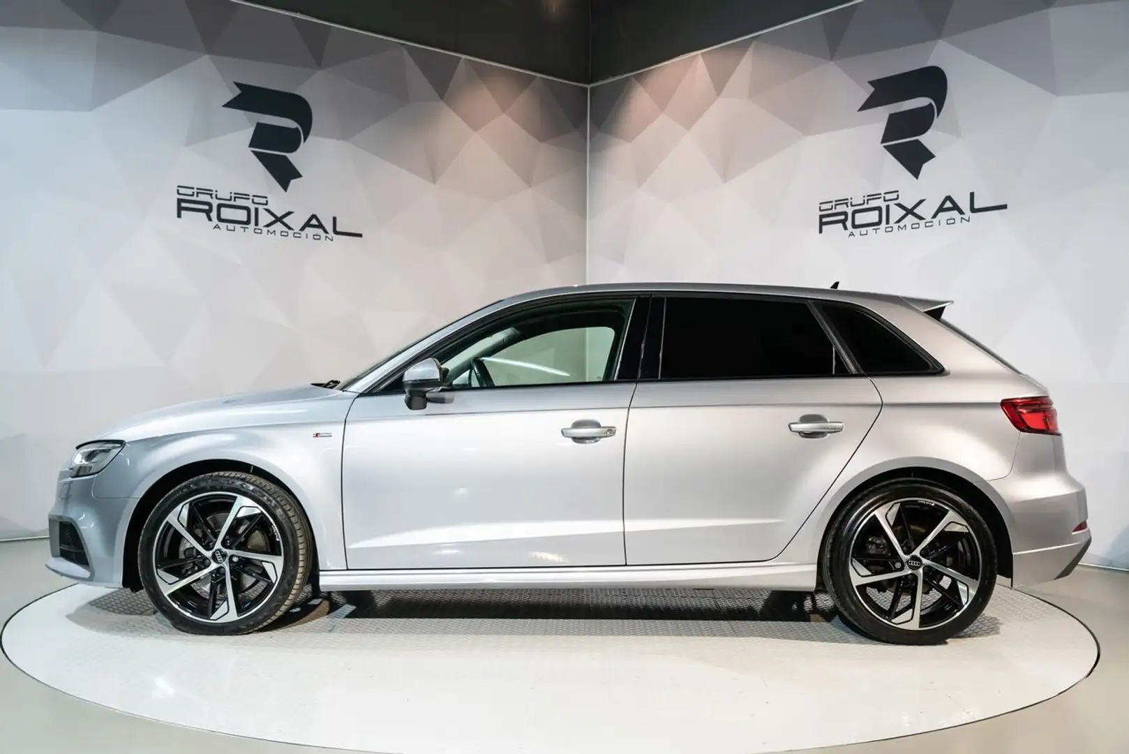 Audi A3 Sportback 2.0TDI S Line ed. S-T 7 110kW Grijs - 2