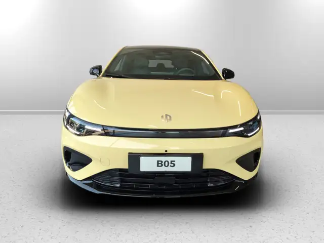 Leapmotor B05 view 2