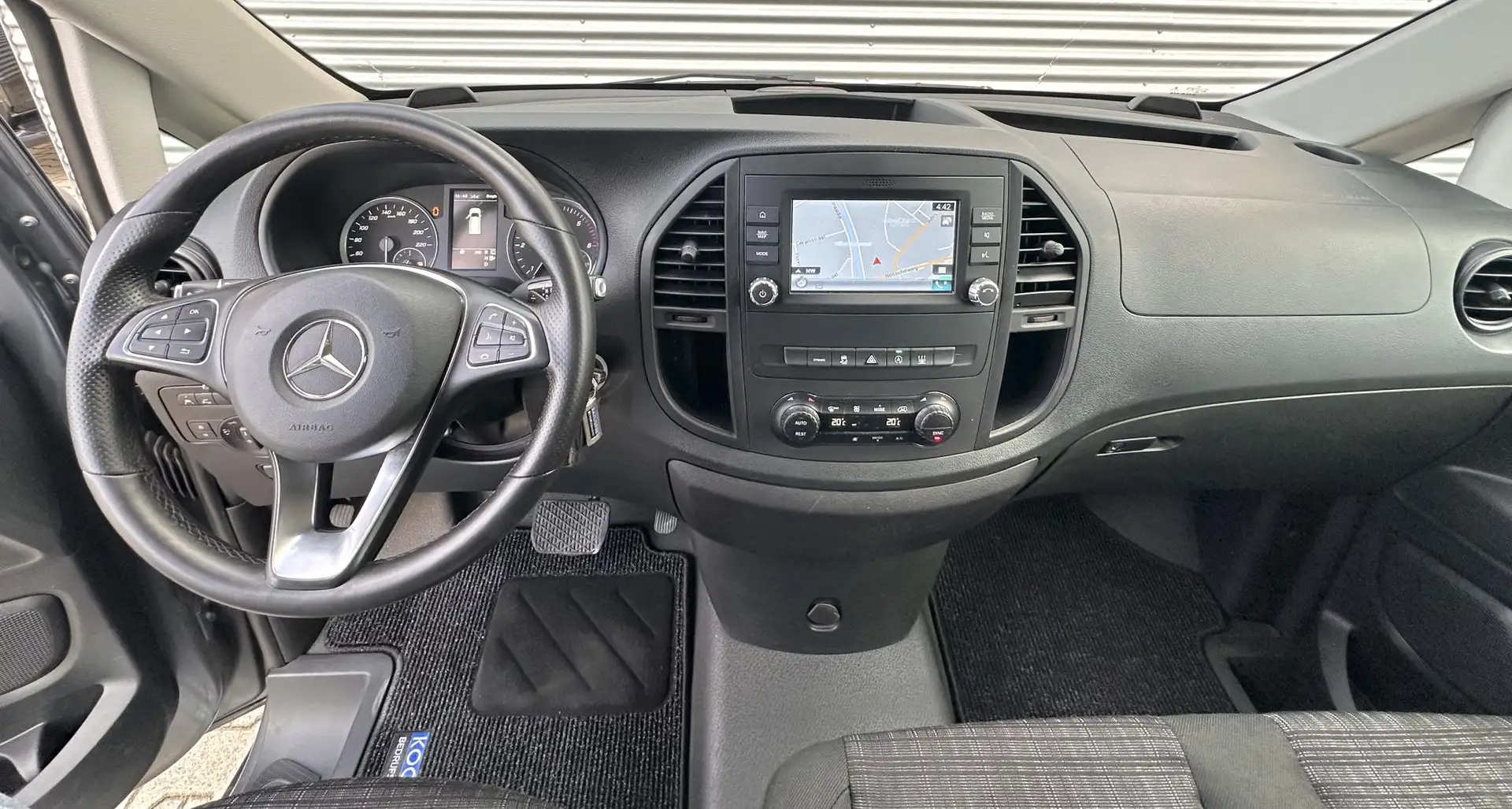 Mercedes-Benz Vito 116 CDI Lang Navi|Cruise|Trekhaak Grau - 2