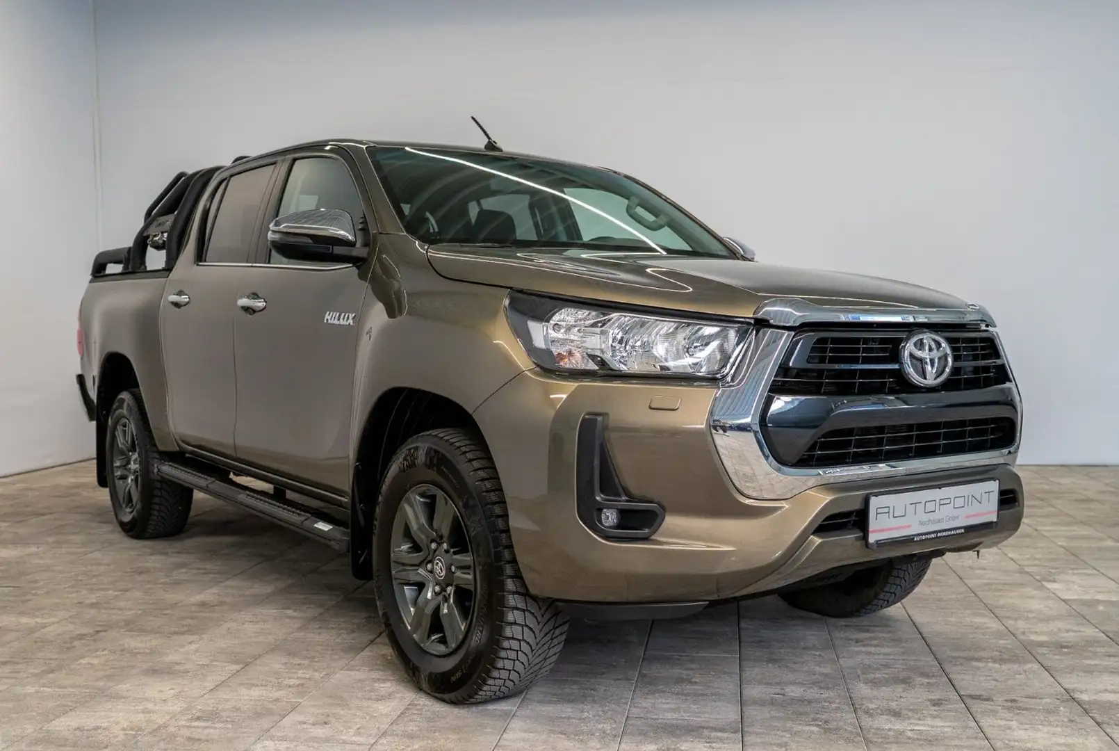 Toyota Hilux 2.8 D-4D 4x4 °RFK°SHZ°AHK°Bügel° Зелёный - 2