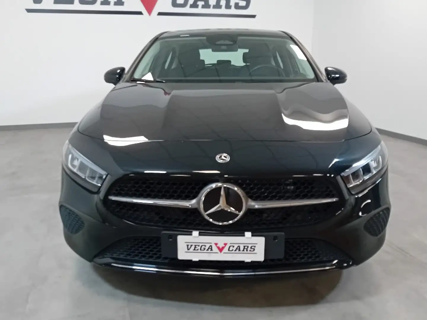 Mercedes-Benz A 180 MHD Automatic Progressive Sport Plus Nero - 2