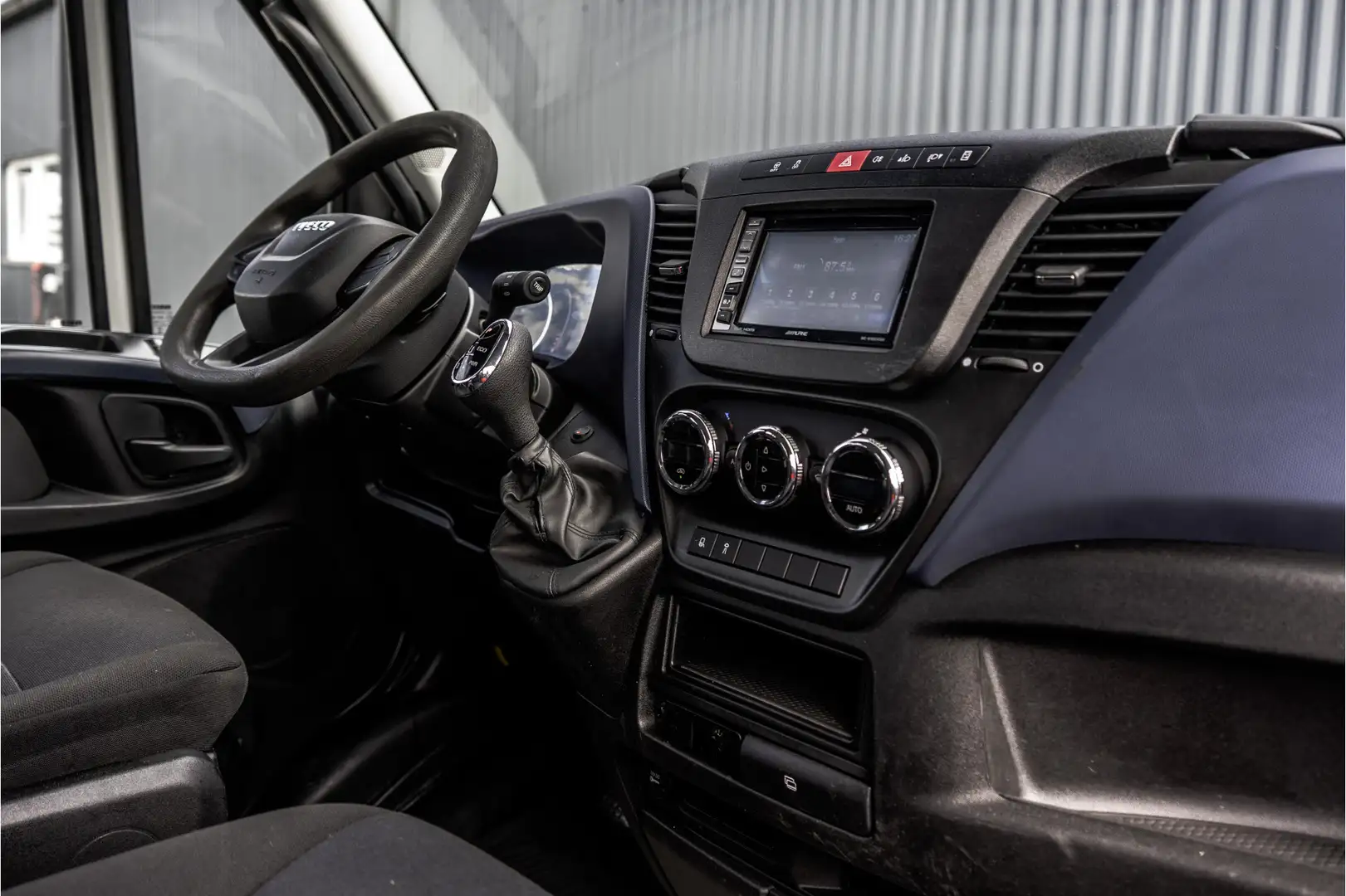Iveco Daily 35S18D 375 | 3.0 180PK | Hiab 013 | 3.5T Trekgewic Wit - 2