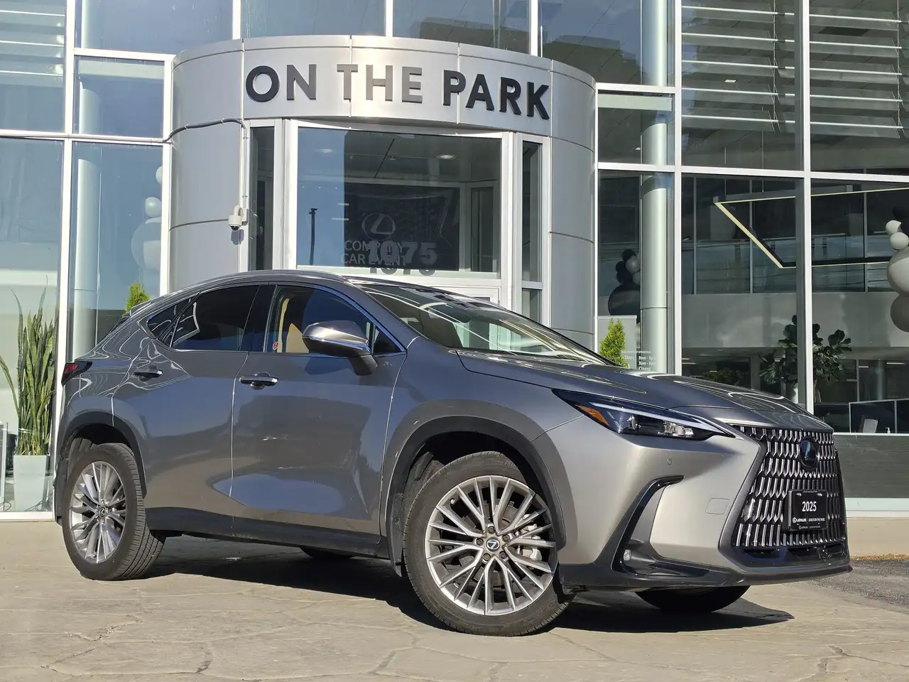 Lexus NX снимка Lexus NX