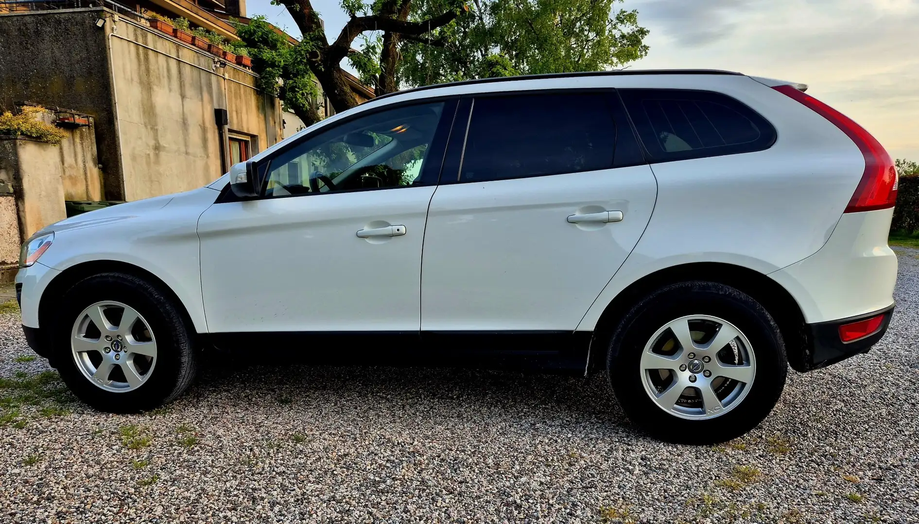 Volvo XC60 2.4d Summum fwd 175cv auto - 1