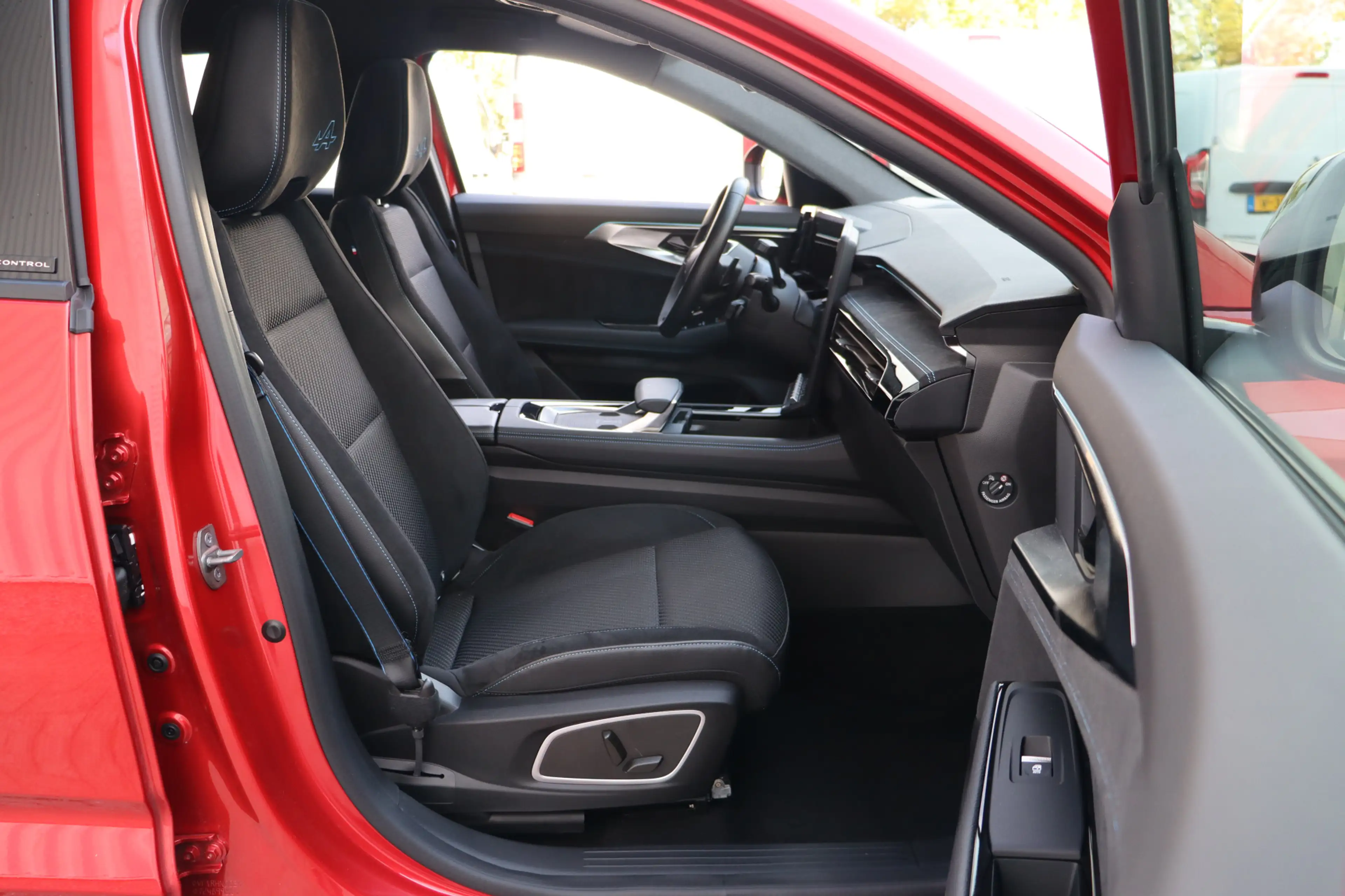 Renault Espace E-Tech full hybrid 200 esprit Alpine 5p. | Pano | — photo 12