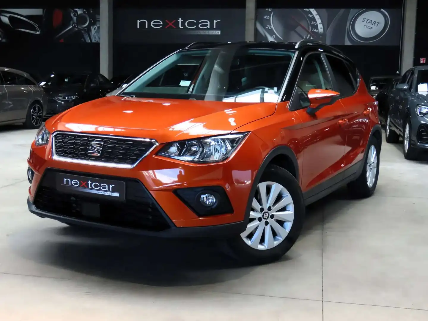 SEAT Arona 1.0TSI Style *NAVI-CRUISE-PARKING* Orange - 1