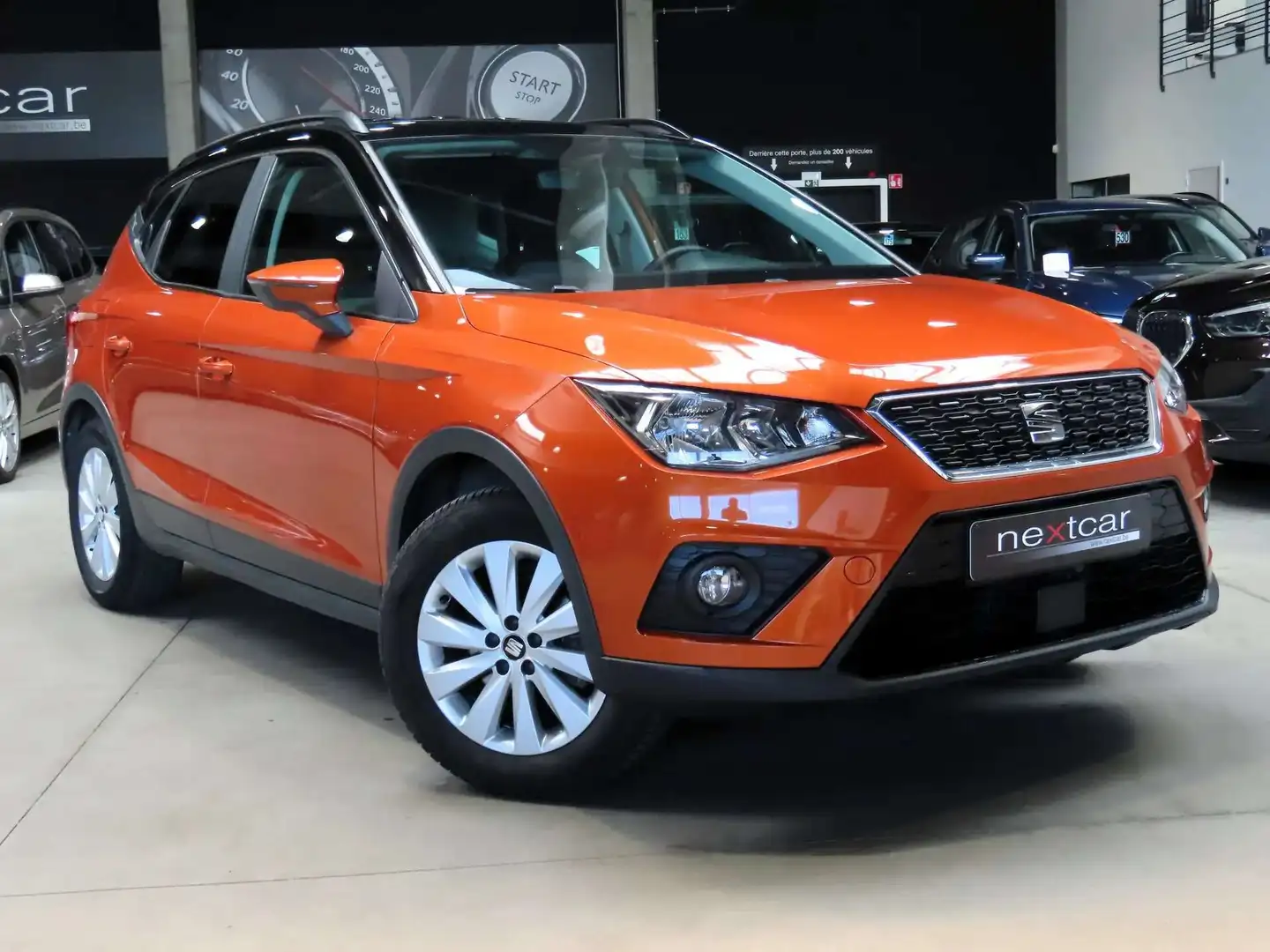 SEAT Arona 1.0TSI Style *NAVI-CRUISE-PARKING* Orange - 2