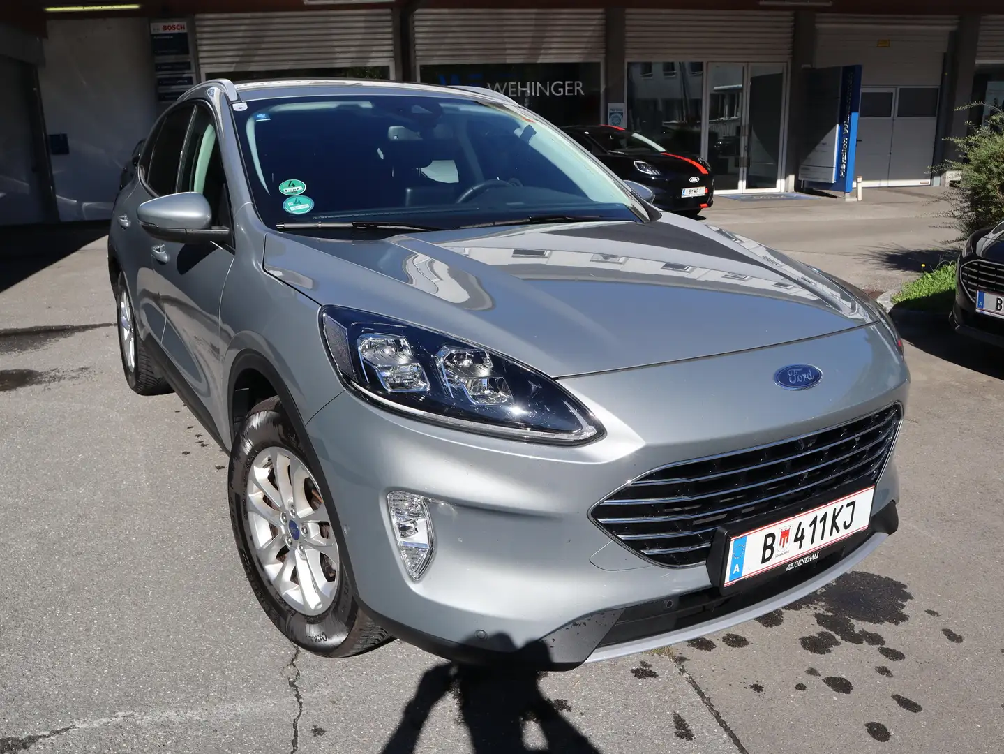 Ford Kuga Plug-In Hybrid Titanium X Silber - 1