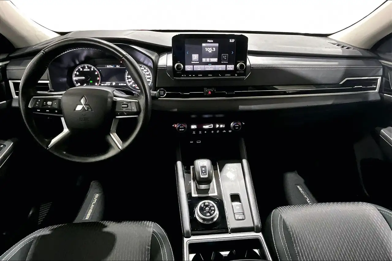 Mitsubishi Outlander снимка Mitsubishi Outlander