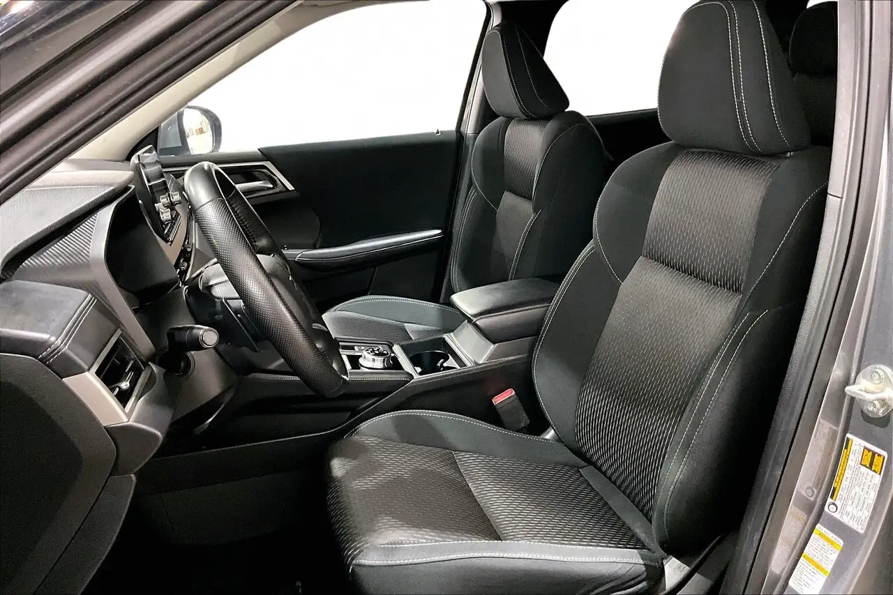 Mitsubishi Outlander снимка Mitsubishi Outlander
